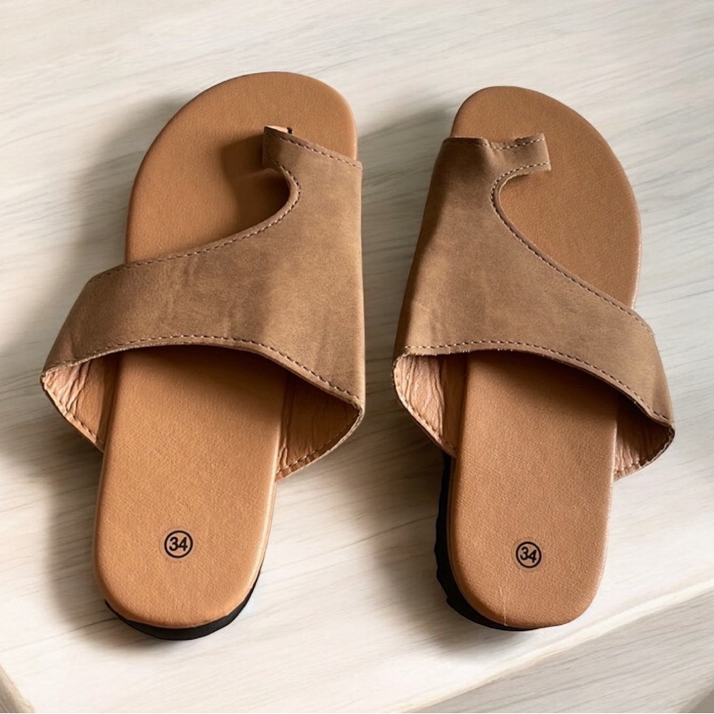 🚨NWT. Tan sandals. 1 inch heel. Size 34. Voperin. Lightweight.